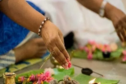 अमावस्या पर भूलकर भी न करें ये गलतियाँ! जानिए पितृ तर्पण (Pitru Tarpan) और दान का रहस्य जो बदल सकता है आपकी किस्मत!